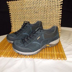 Dansko Paisley Navy Milled Nubuck sneakers